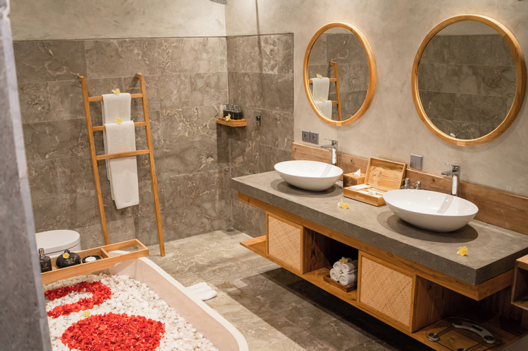 Bathroom 20