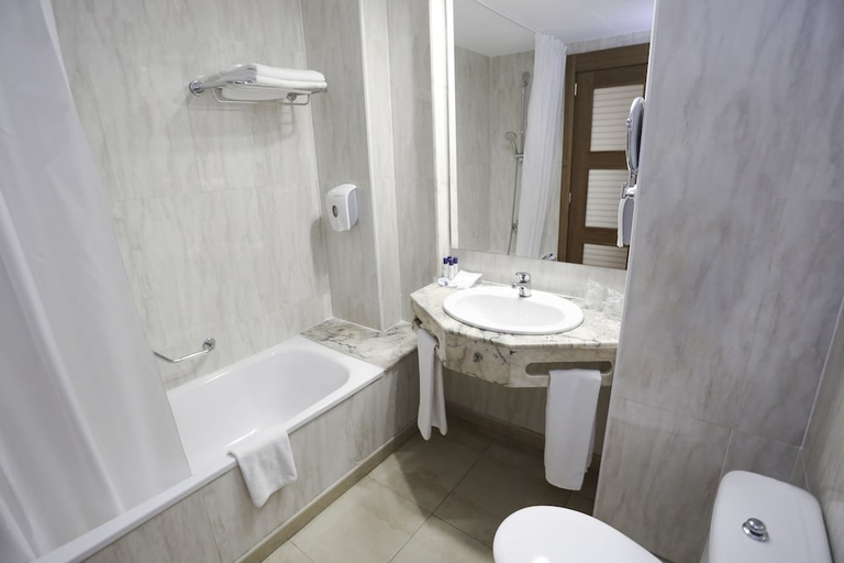 Bathroom, ALEGRIA Florida & Spa 4 SUP, Barcelona