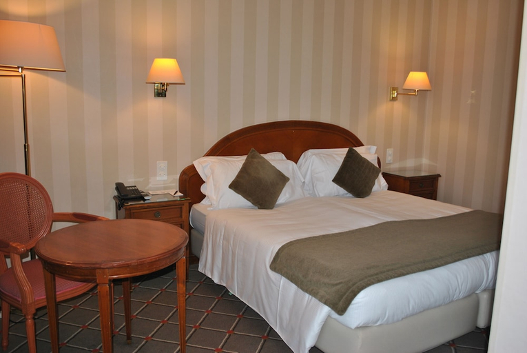Bedroom 3, Hotel De La Paix, Lugano