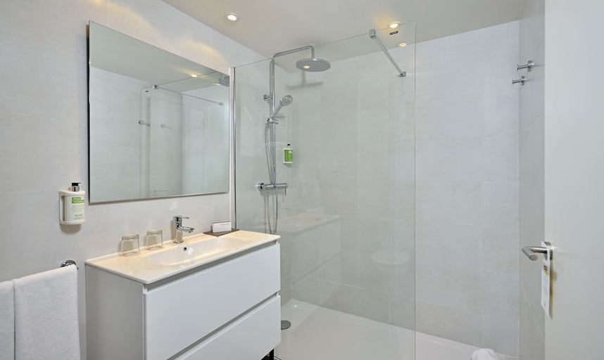 Bathroom 5, Sol Falco Menorca, Baleares