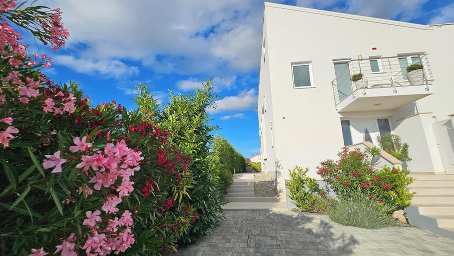 Exterior & Views 2, Apartments with Shared Pool Casa Bianca, Kanfanar