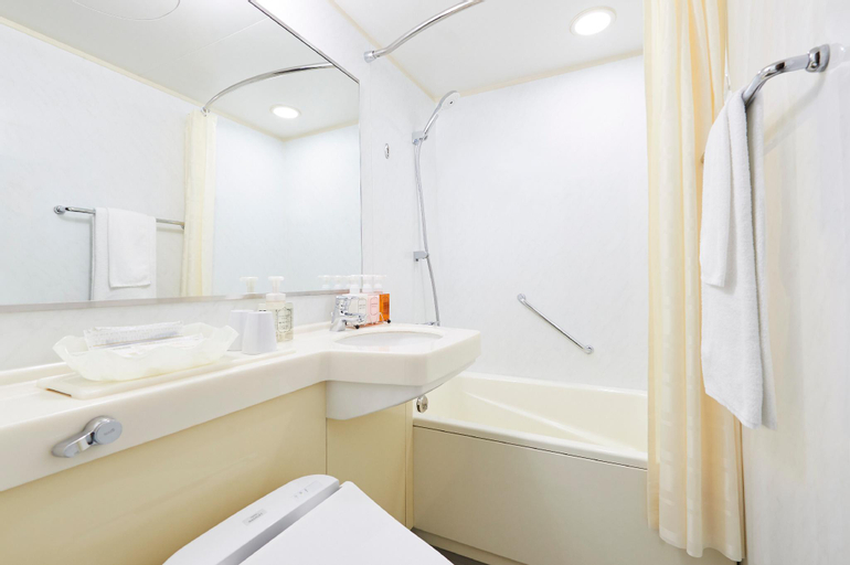 Bathroom 24