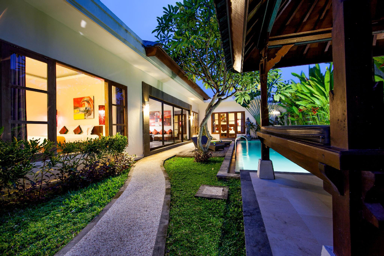 Exterior 10