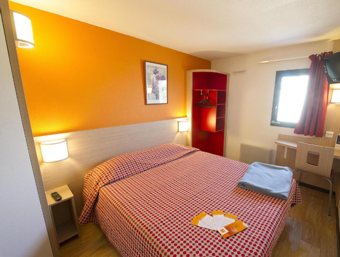 Bedroom 18