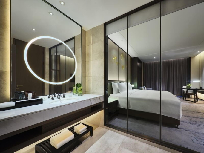 Bathroom 5, Steigenberger Hotel Wuxi, Wuxi