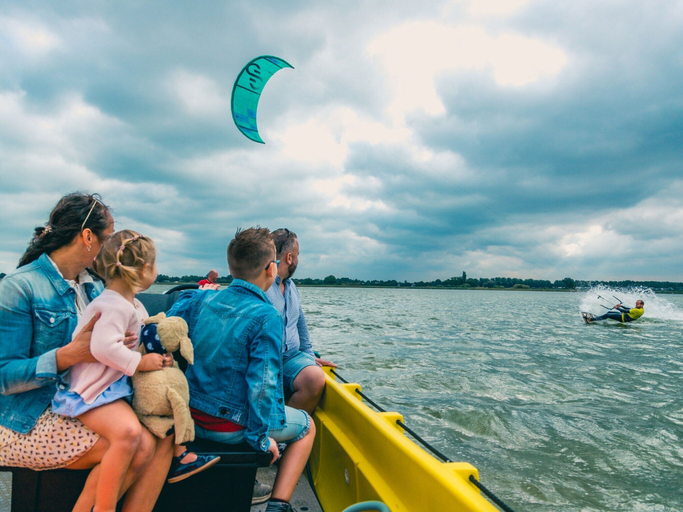 Others 3, Chalet by Veluwemeer With Water Sports, Dronten