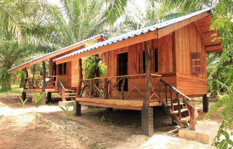Exterior 2