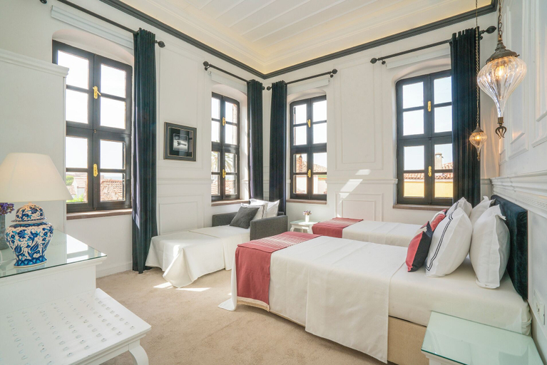 Bedroom 3, Siyah Lale Cunda 1841, Ayvalık