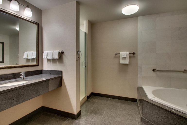 Bathroom 15