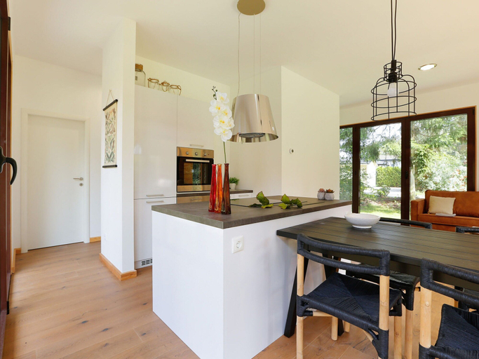 Others 5, Rustic-Chic Holiday Home, Wierden