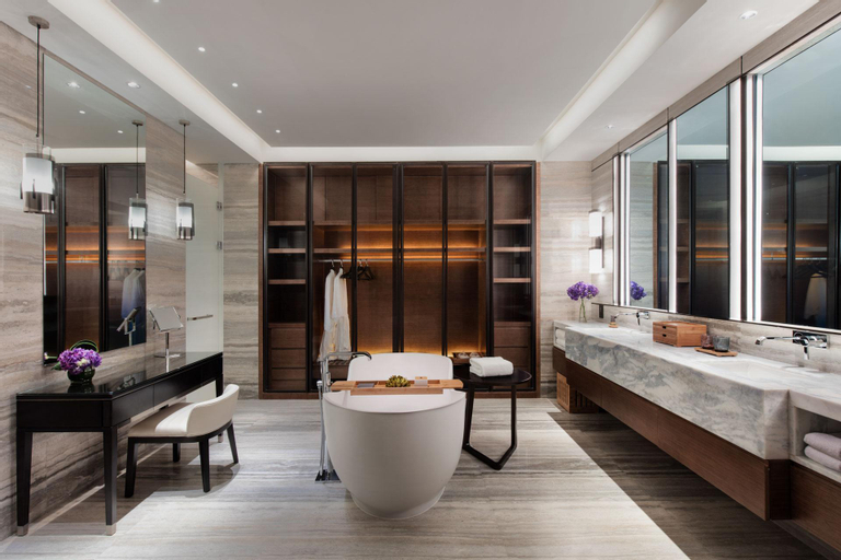 Bathroom 13