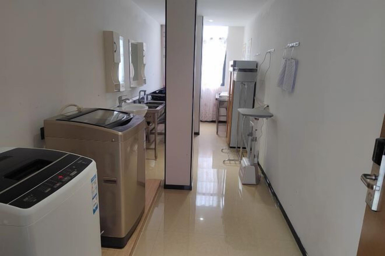 Others 5, Yeste Hotel (Leye), Baise