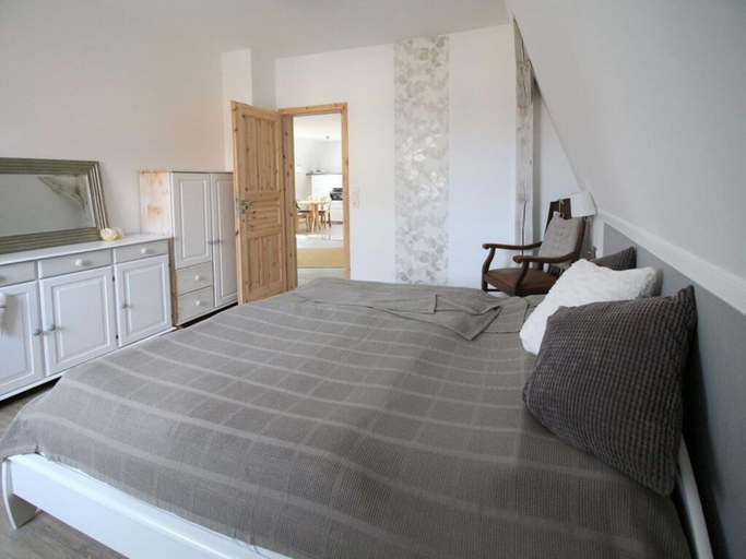 Bedroom 4, Holiday Apartment Mozartmansarde, Mecklenburgische Seenplatte