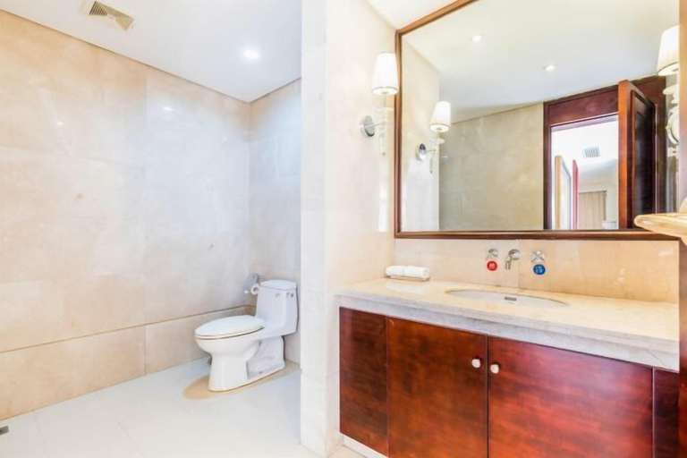 Bathroom 7