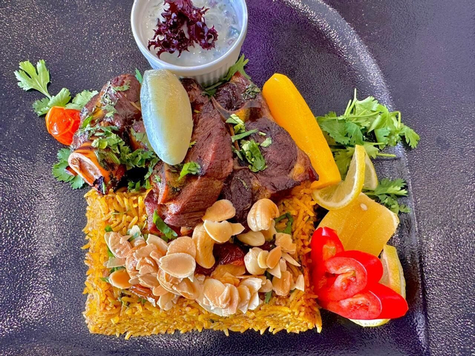 Food & Drinks 9