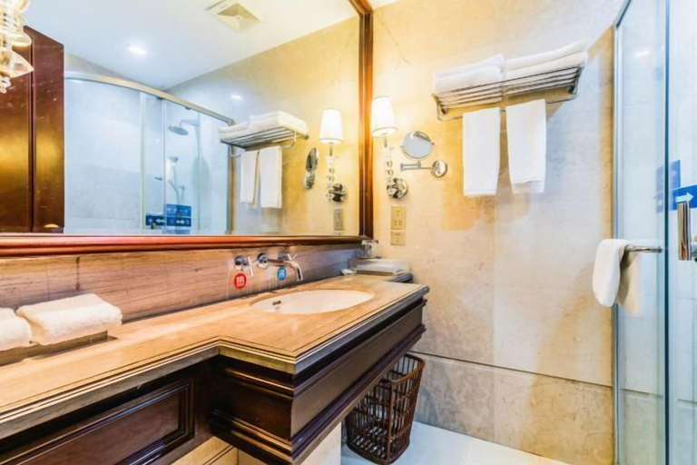 Bathroom 25
