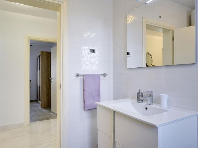 Bathroom 5, Modern Villa With Private Pool Near Beach, Fažana