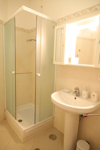Bathroom 11