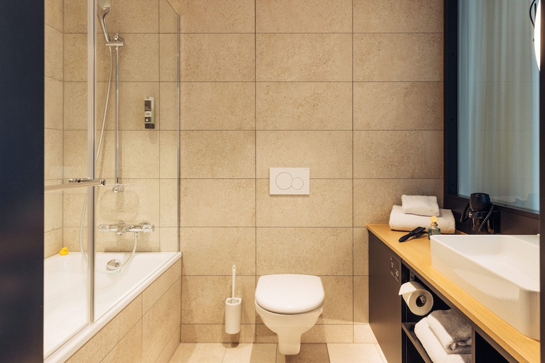 Bathroom 4, Harry's Home Bern Ostermundigen, Bern