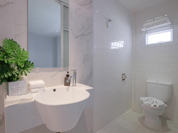 Bathroom 9