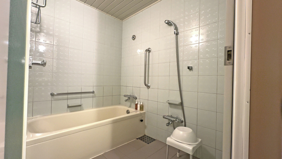 Bathroom 4, Hotel Anaga, Minamiawaji