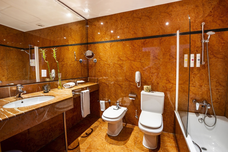 Bathroom 4, INNSiDE by Melia Valencia Oceanic, Valencia