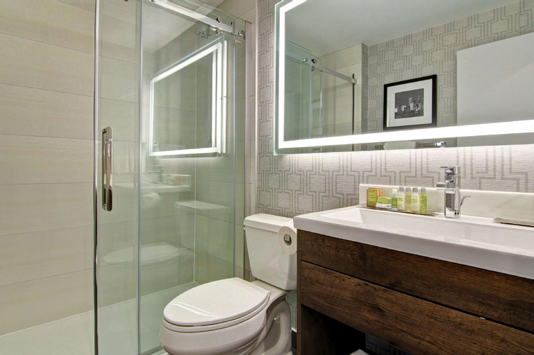 Bathroom 7