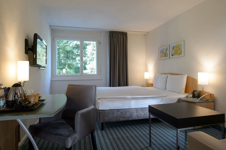 Bedroom 2, Apart-Hotel Zurich Airport, Bülach