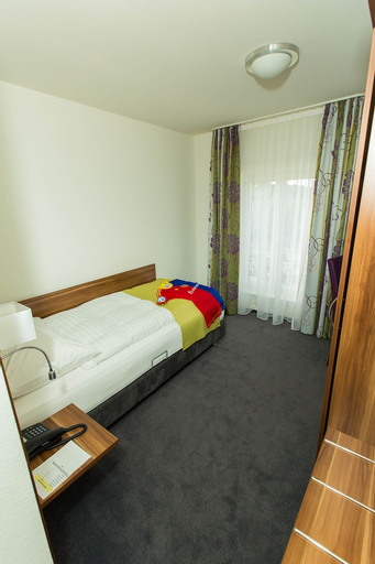 Bedroom 2, Hotel Resslirytti, Basel