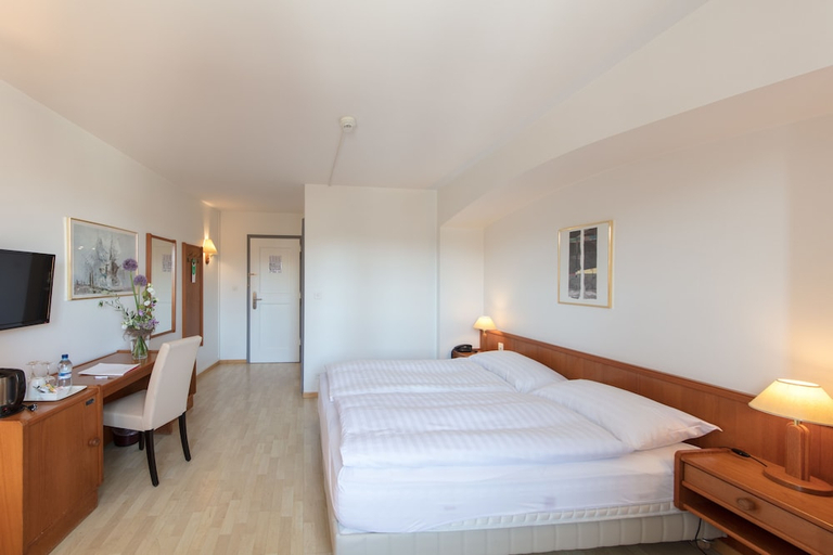 Bedroom 3, Hotel De La Rose, La Sarine