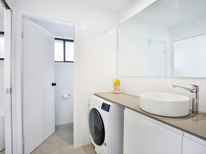Bathroom 3, Sandy Feet Retreat I Pet Friendly I 1 Min Walk to Beach, Shoalhaven - Pt B