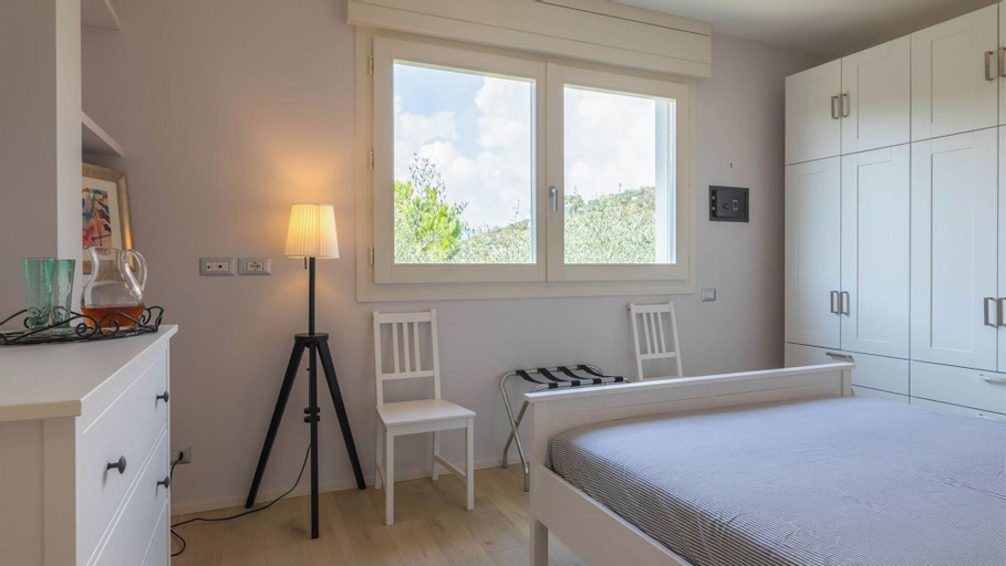 Room 2, Italianway - Luxury Apartment in Modern Villa Unit 2, Imperia
