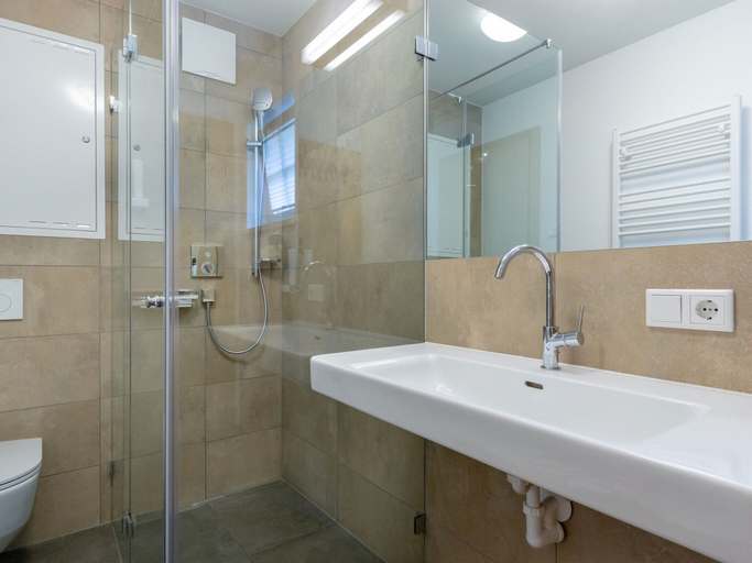 Others 3, Lovely Apartment in Piesendorf With Sauna, Zell am See