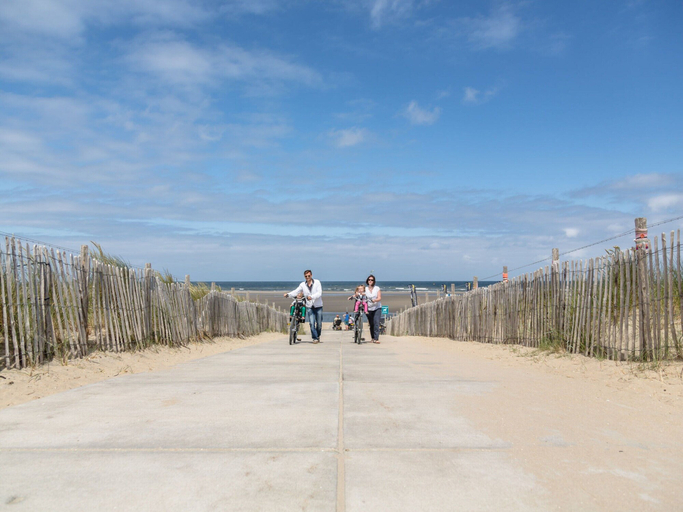 View from property 2, Cozy Chalet Close to the Beach, Den Haag