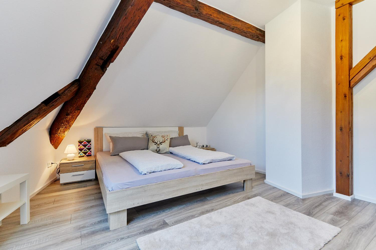 Bedroom 2, Wunderschone Maisonette-Wohnung fur bis zu 10 Personen, Ortenaukreis