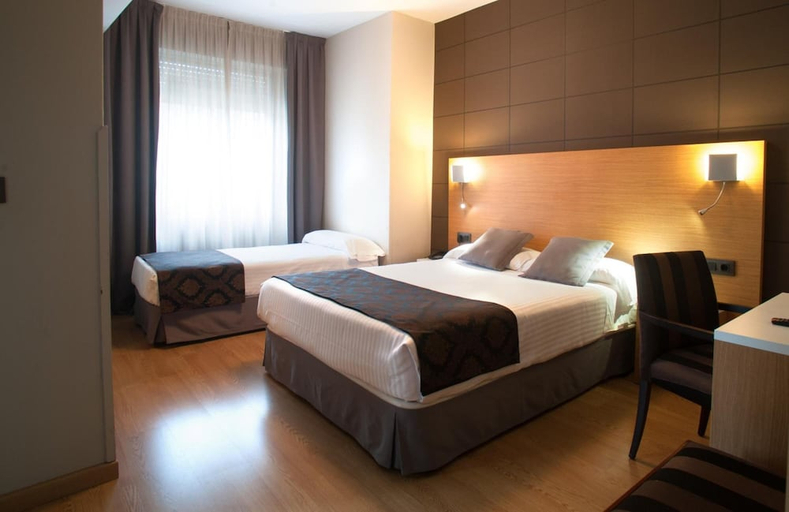 Bedroom 2, Hotel Universal, A Coruña