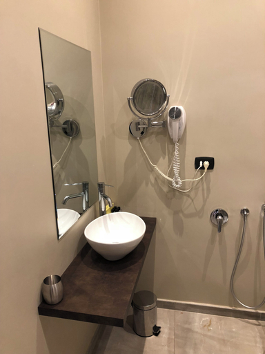 Bathroom 5, TREVI PORTRAIT, Roma