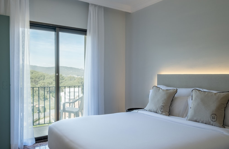 Bedroom 3, Hotel Montjoi by Brava Hoteles, Girona