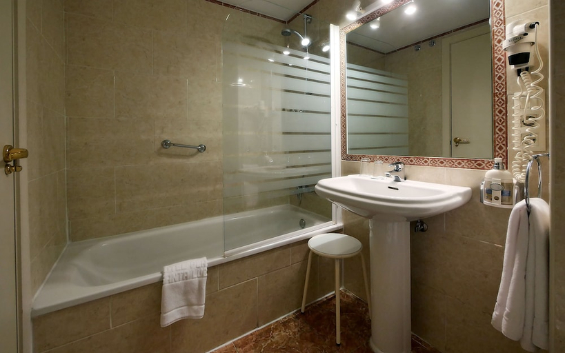 Bathroom, Plaza Santa Lucia, Sevilla