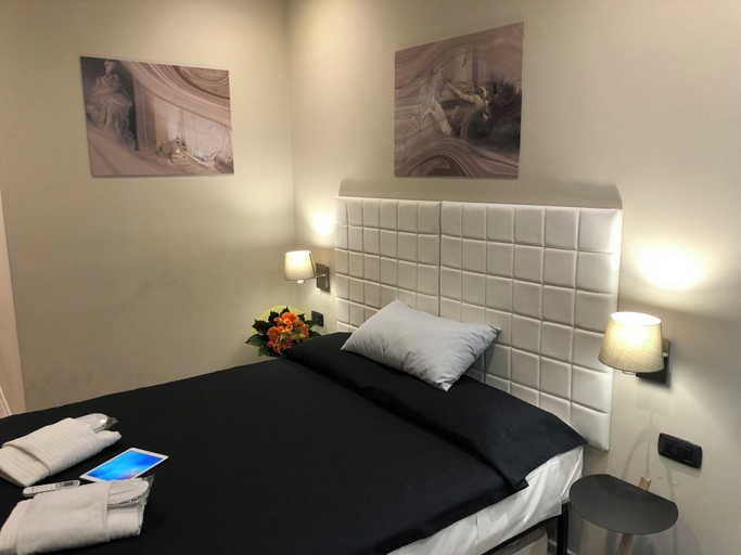 Bedroom 3, TREVI PORTRAIT, Rome