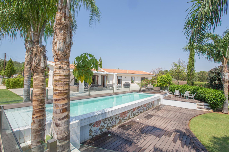 Garden 5, Oscar Domain Villa