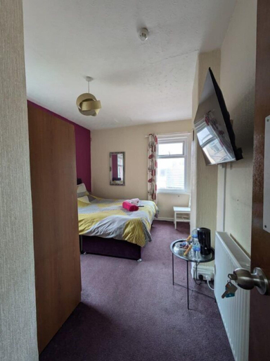 Bedroom 2, Kirkstead Guest House, Blackpool