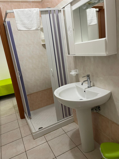 Bathroom 2, Villa Angela, Foggia