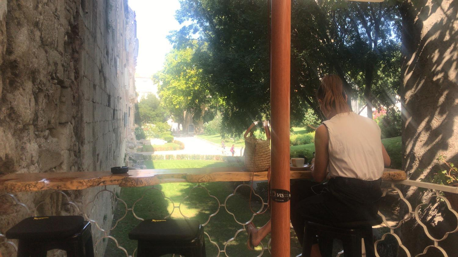 Others 3, Central Park Residence, Split