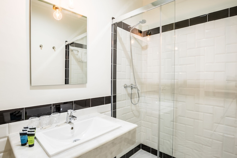 Bathroom 5, Jardin de La Alameda, Sevilla