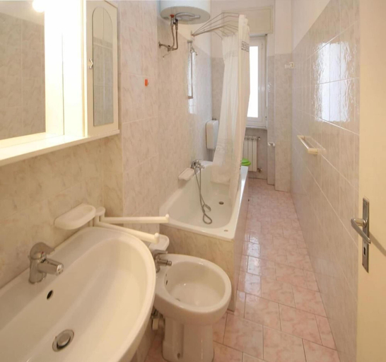 Bathroom, Doria 6, Savona