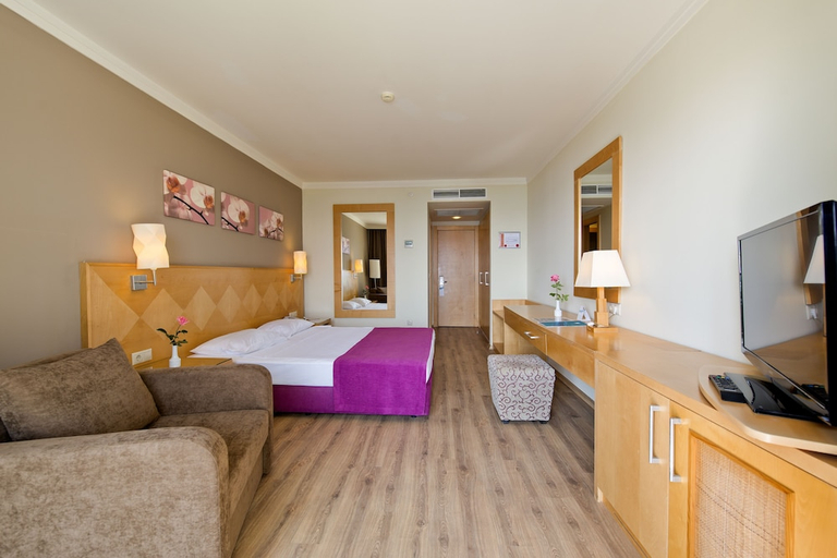 Bedroom 3, Sealife Buket Resort & Beach Hotel, Manavgat