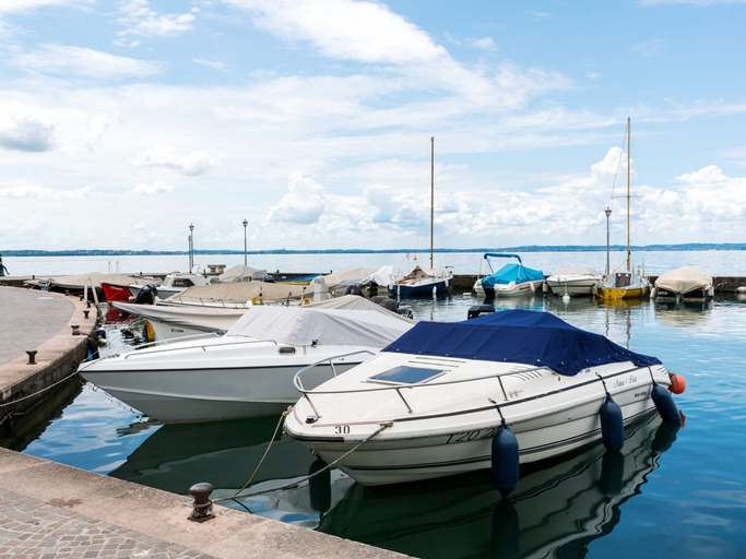 Others 5, Apartment in Lazise With Lake View & Pool, Verona