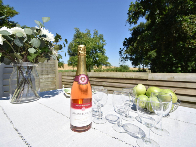 Food & Drinks, Cosy Holiday Home With Large Garden, Schouwen-Duiveland