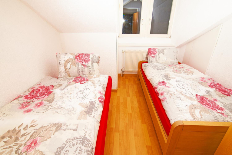 Bedroom 2, Blumenstrasse 22, Interlaken